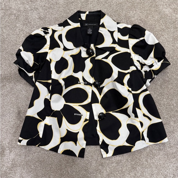INC International Concepts Tops - Vintage - I.N.C. Black and White Patterned Cropped Swing Jacket - size Small